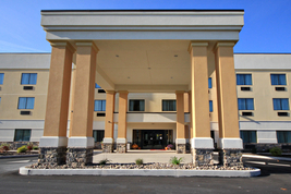 Comfort Suites Lewisburg Main Entrance