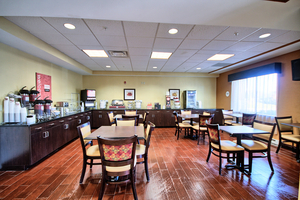 Comfort Suites Lewisburg Breakfast Area